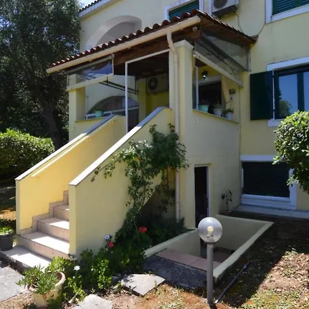 Sea Front, Govino Bay, Corfu アパート *