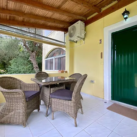 Sea Front, Govino Bay, Corfu アパート *